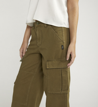 Load image into Gallery viewer, Silver Jeans Co. Surplus Cargo Pants