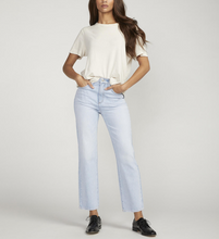 Load image into Gallery viewer, Silver Jeans Co. Highly Desirable Straight - Light