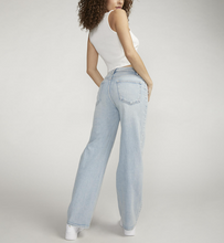 Load image into Gallery viewer, Silver Jeans Co. V-Front Wide Leg Jeans