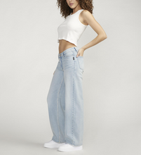 Load image into Gallery viewer, Silver Jeans Co. V-Front Wide Leg Jeans