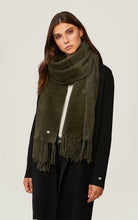 Load image into Gallery viewer, Soia &amp; Kyo Taylar Knit Scarf