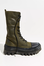 Charger l&#39;image dans la galerie, Free People Goldie Lug Lace Up Boots