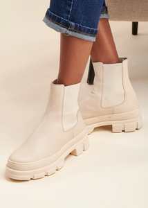 Cowhide chelsea shop boots